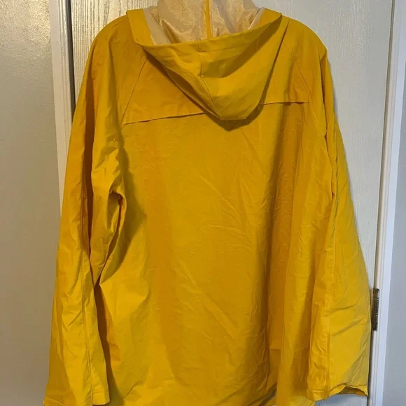Yellow Raincoat - Picture 4 of 8